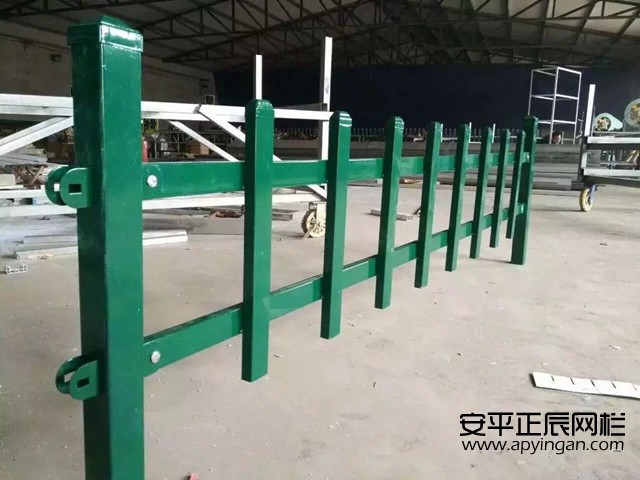 锌钢草坪护栏批发