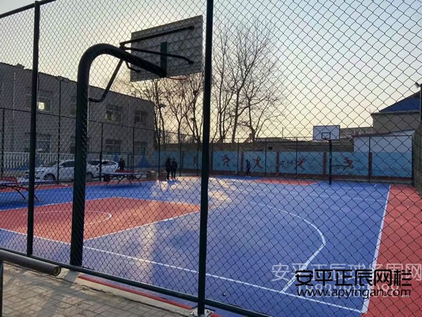 篮球场体育围网厂家