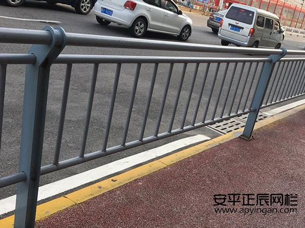 道路护栏围栏图片