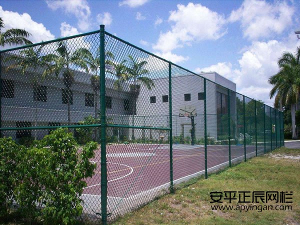 运动场围网