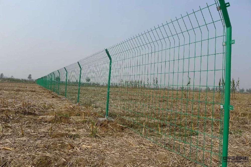 护栏网圈地