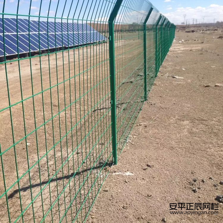 山地光伏围栏图片
