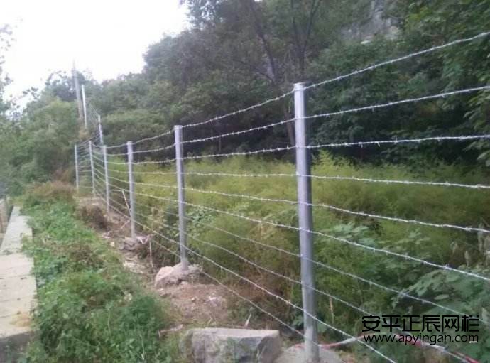 刺绳护栏网安装方法