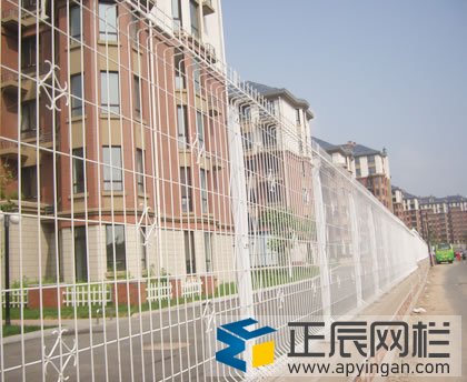 一米的护栏网多少钱？