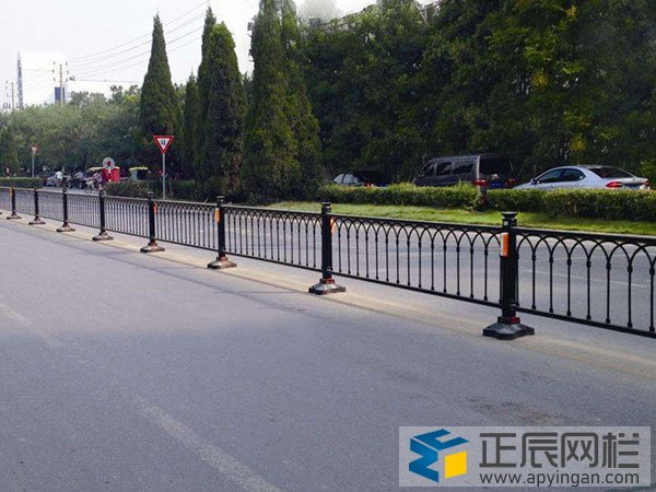 交通护栏