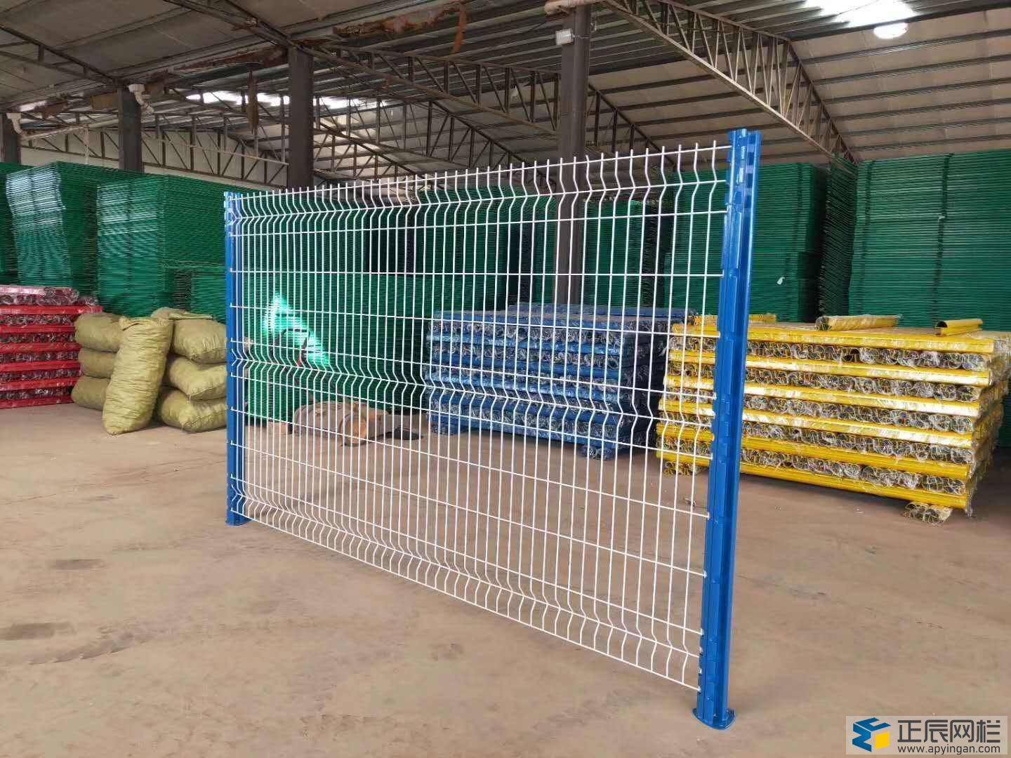 桃型柱护栏网